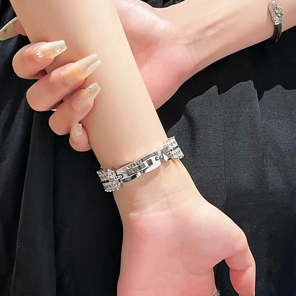 DivaSpark Band for Apple Watch